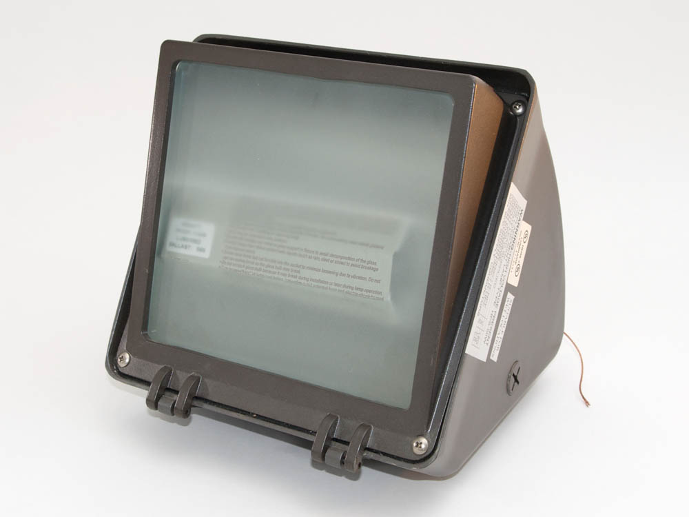 Value Brand QWP10H70R120LMP Wallpack Fixture (Small) with 70 Watt HPS Lamp