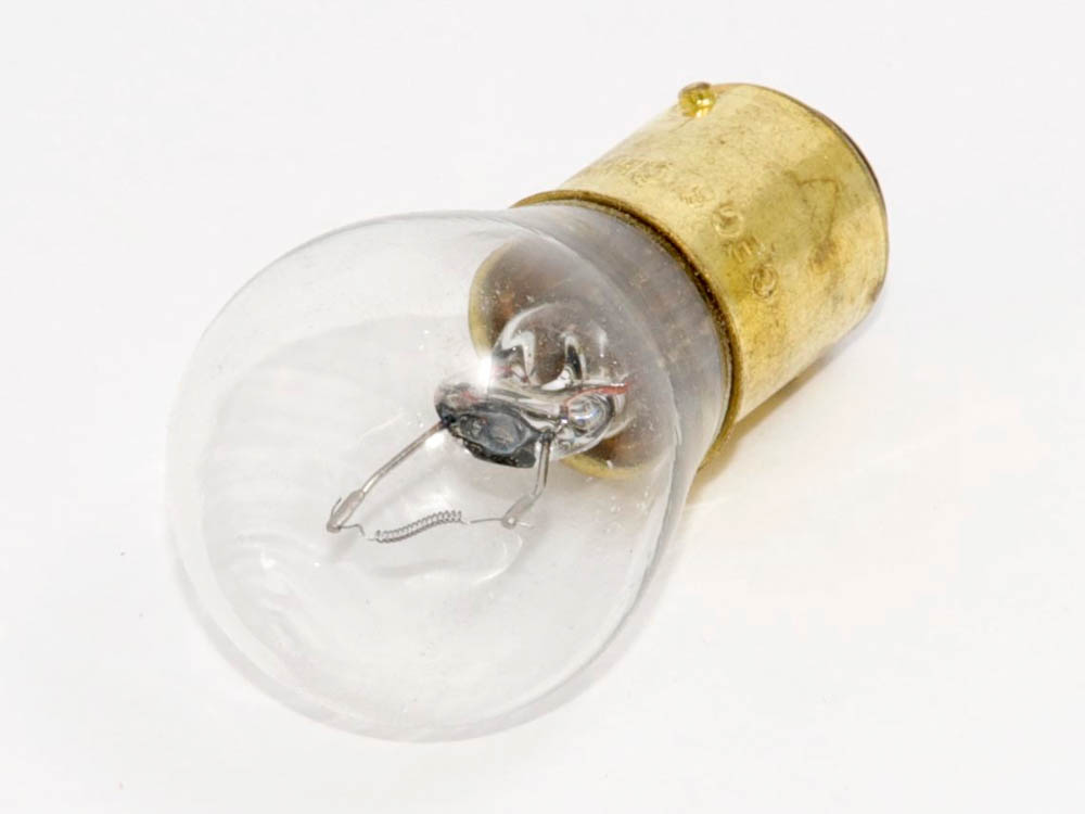 CEC Industries C6 #6 Miniature CEC 19.2 Watt, 6.4 Volt, 3 Amp S-8 Miniature Bulb