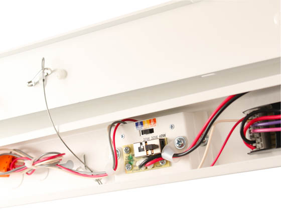 Philips Lighting 911401870882 SDS42448L8CST-UNV-DIM THIN & BRIGHT! Philips Signify Day-Brite 48" LED Linear SDS Strip Wattage & Color Selectable